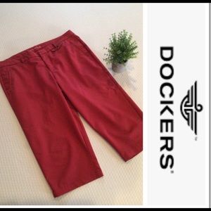 🔴EUC Women's Dockers Capri size 16